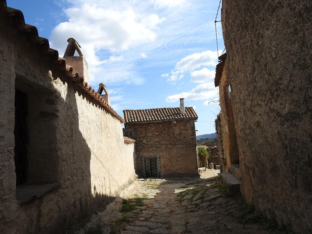 Lollove "Il borgo incantato" Lollove "Il borgo incantato"