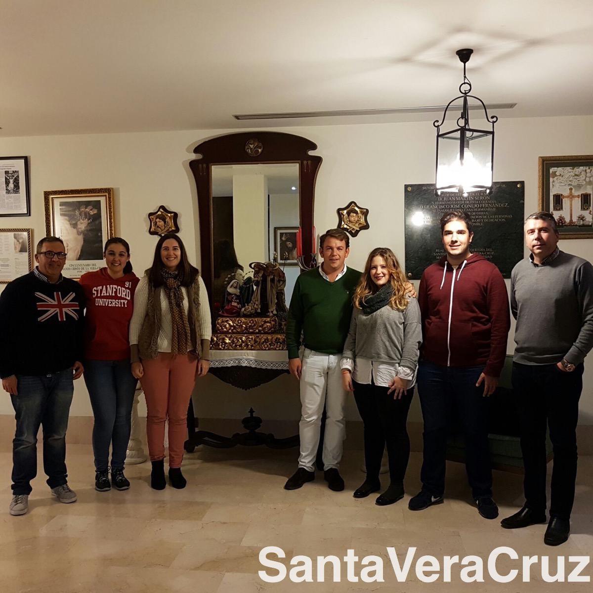 Entrega de alimentos a Cáritas Entrega de alimentos a Cáritas