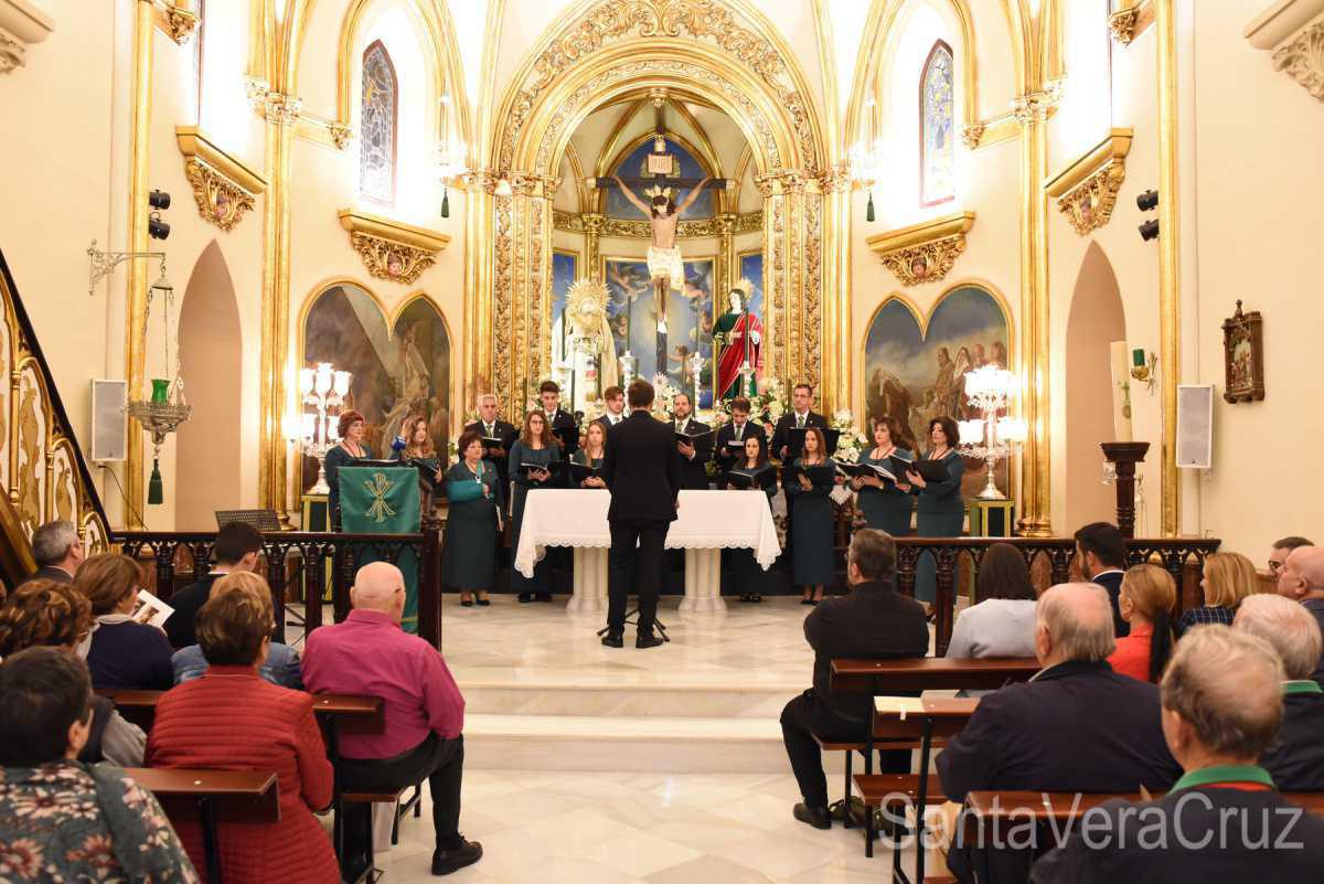 Cantos italianos acompañan a nuestra Coral y nuestro Coro en el IV Encuentro Coral de la Santa Vera+Cruz Cantos italianos acompañan a nuestra Coral y nuestro Coro en el IV Encuentro Coral de la Santa Vera+Cruz