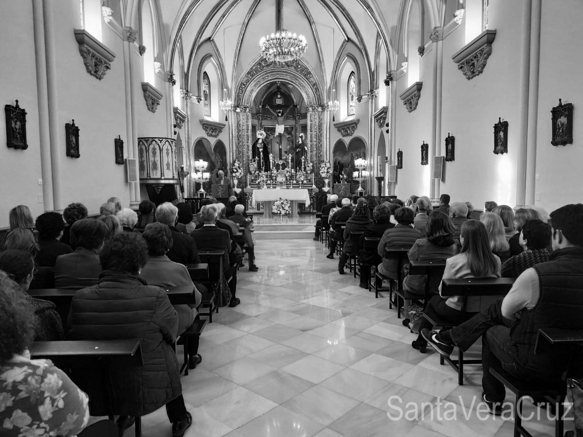 Misa de Difuntos y Oración en la Capilla de Columbarios Misa de Difuntos y Oración en la Capilla de Columbarios