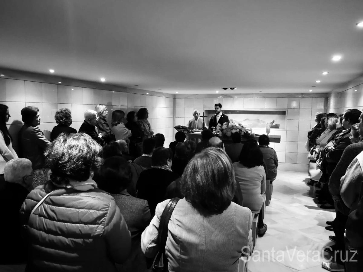 Misa de Difuntos y Oración en la Capilla de Columbarios Misa de Difuntos y Oración en la Capilla de Columbarios