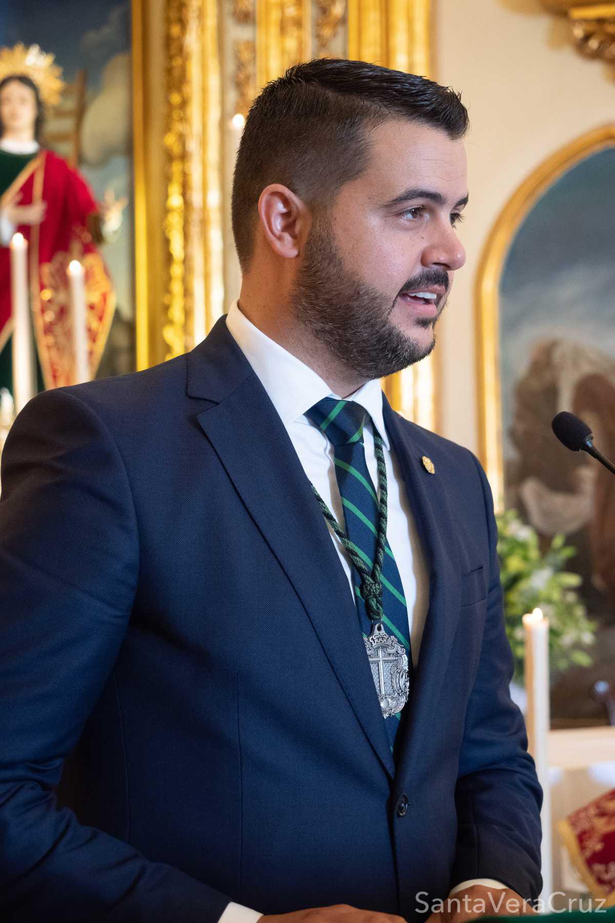 Solemne acto de veneración de la Sagrada Reliquia del Santo Lignum Crucis en conmemoración de la Festividad de la Exaltación de la Cruz y Solemne Eucaristía previa al acto de jura de cargos. Solemne acto de veneración de la Sagrada Reliquia del Santo Lignum Crucis en conmemoración de la Festividad de la Exaltación de la Cruz y Solemne Eucaristía previa al acto de jura de cargos.