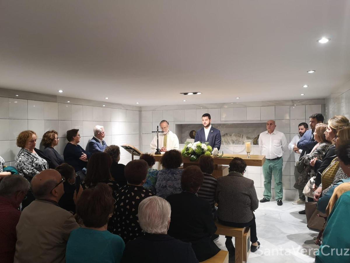 Celebración de Todos los Santos y Conmemoración de los Fieles Difuntos Celebración de Todos los Santos y Conmemoración de los Fieles Difuntos