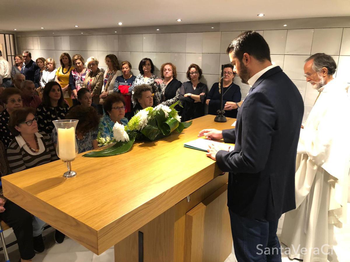 Celebración de Todos los Santos y Conmemoración de los Fieles Difuntos Celebración de Todos los Santos y Conmemoración de los Fieles Difuntos