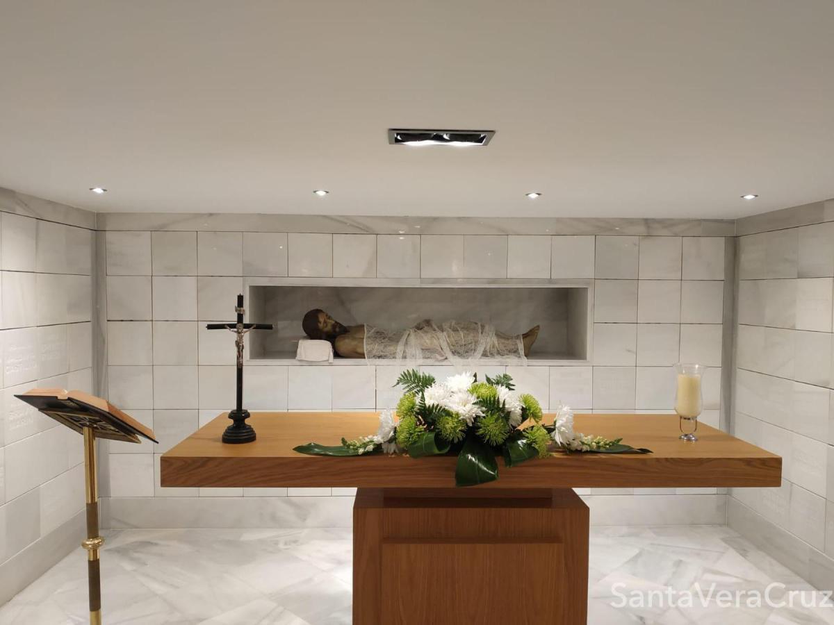 Celebración de Todos los Santos y Conmemoración de los Fieles Difuntos Celebración de Todos los Santos y Conmemoración de los Fieles Difuntos