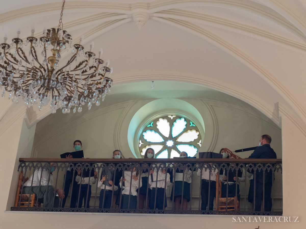 Misa de acción de gracias y fiesta de las Cruces de mayo. Misa de acción de gracias y fiesta de las Cruces de mayo.
