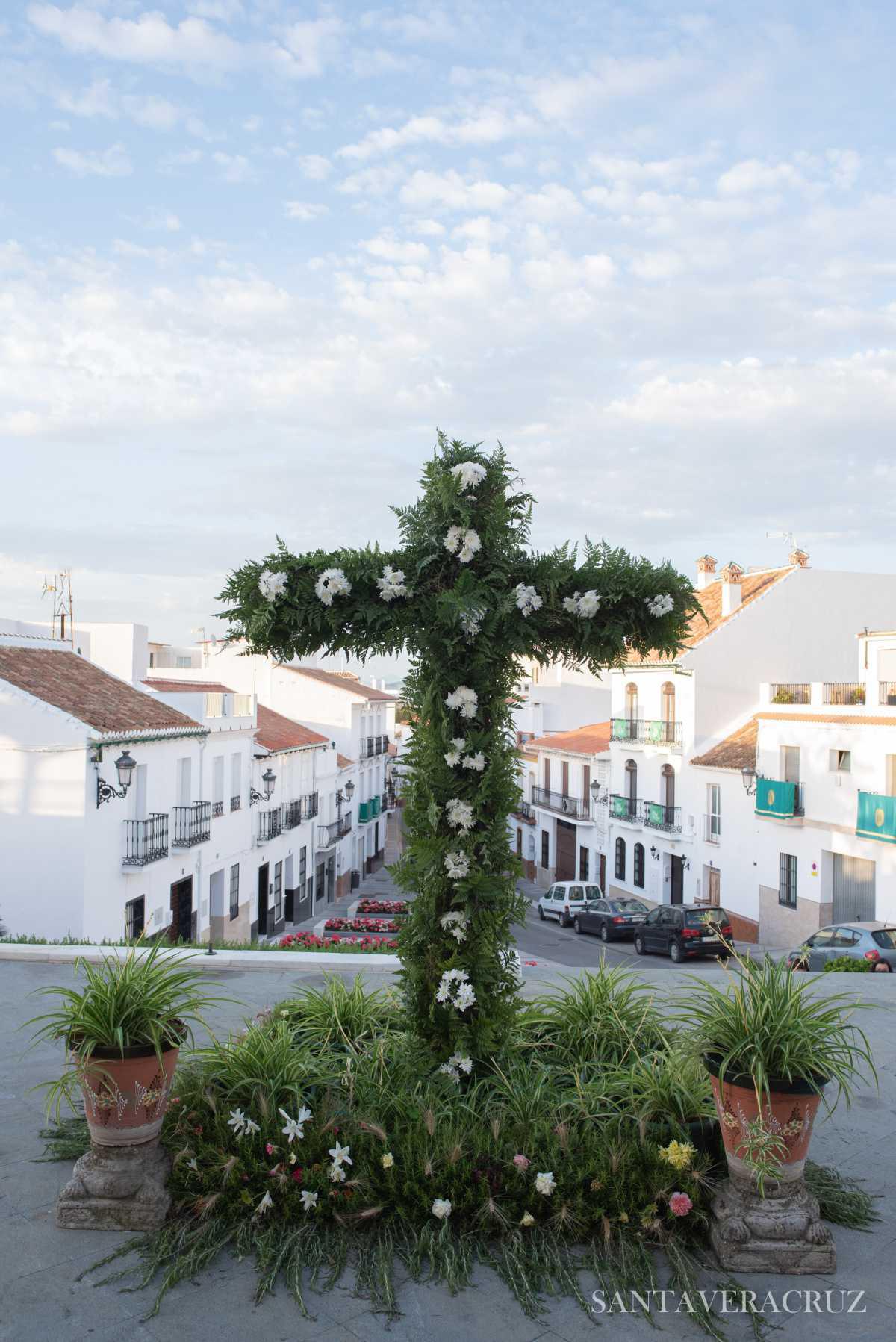 Misa de acción de gracias y fiesta de las Cruces de mayo. Misa de acción de gracias y fiesta de las Cruces de mayo.