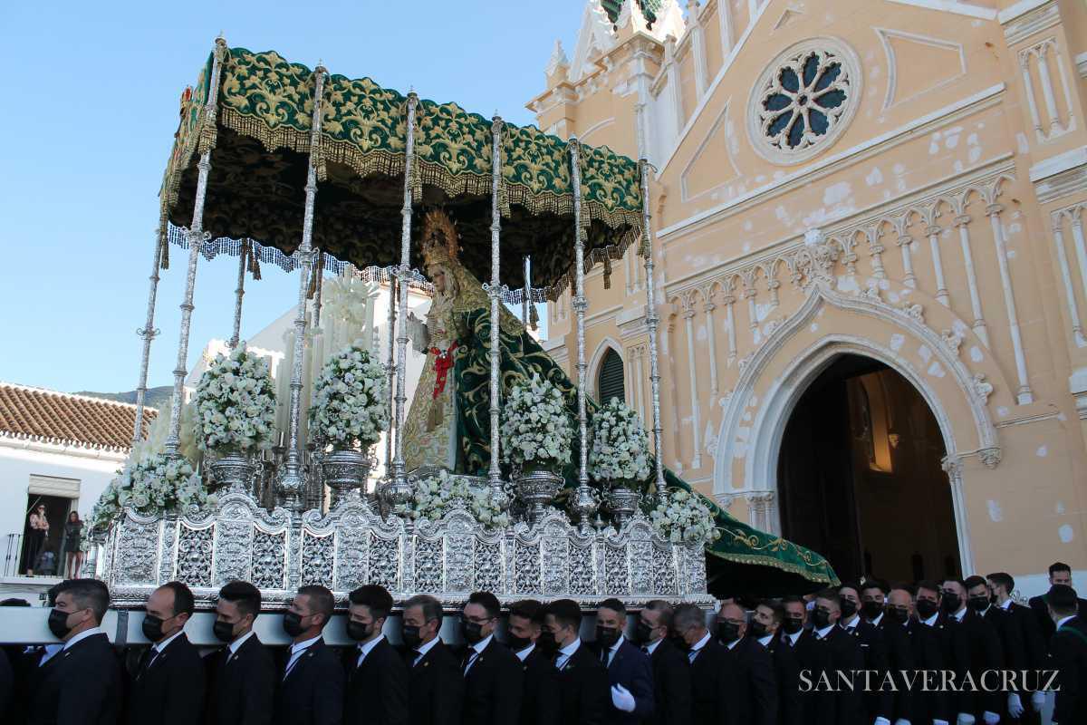 Jueves Santo. Volviste a derramar esperanza sobre tu pueblo Madre de la Soledad. Jueves Santo. Volviste a derramar esperanza sobre tu pueblo Madre de la Soledad.
