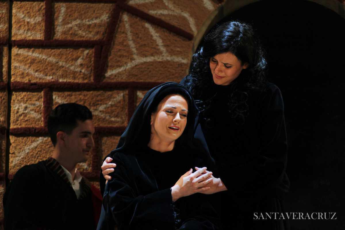 Cristo ha resucitado. ¡Aleluya! Cristo ha resucitado. ¡Aleluya!