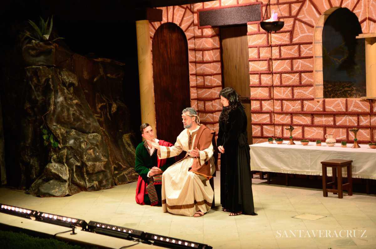 Cristo ha resucitado. ¡Aleluya! Cristo ha resucitado. ¡Aleluya!