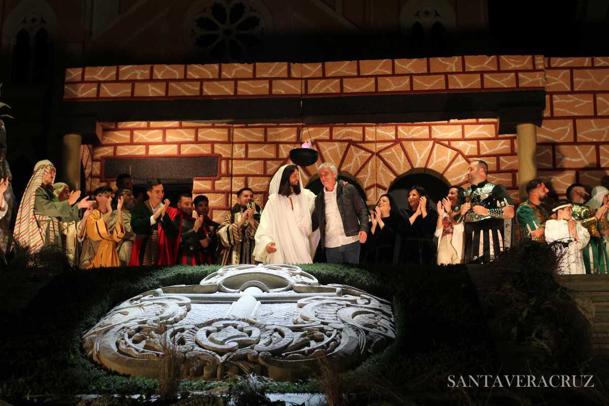 Cristo ha resucitado. ¡Aleluya! Cristo ha resucitado. ¡Aleluya!