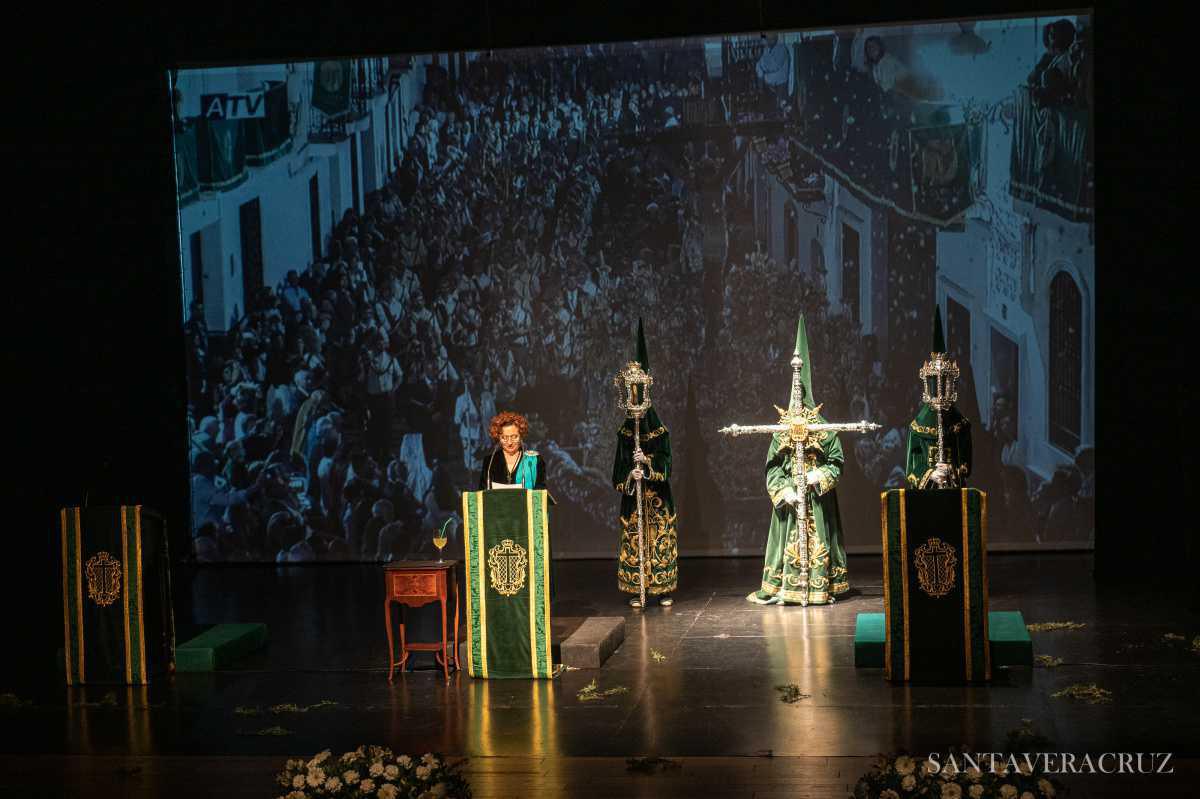 Visita del Obispo Excmo. y Rvdo. Monseñor D. Jesús Catalá, "Imagen y poesía, 100 años de historia" y Cabildo Extraordinario del Día de la Cruz Visita del Obispo Excmo. y Rvdo. Monseñor D. Jesús Catalá, "Imagen y poesía, 100 años de historia" y Cabildo Extraordinario del Día de la Cruz