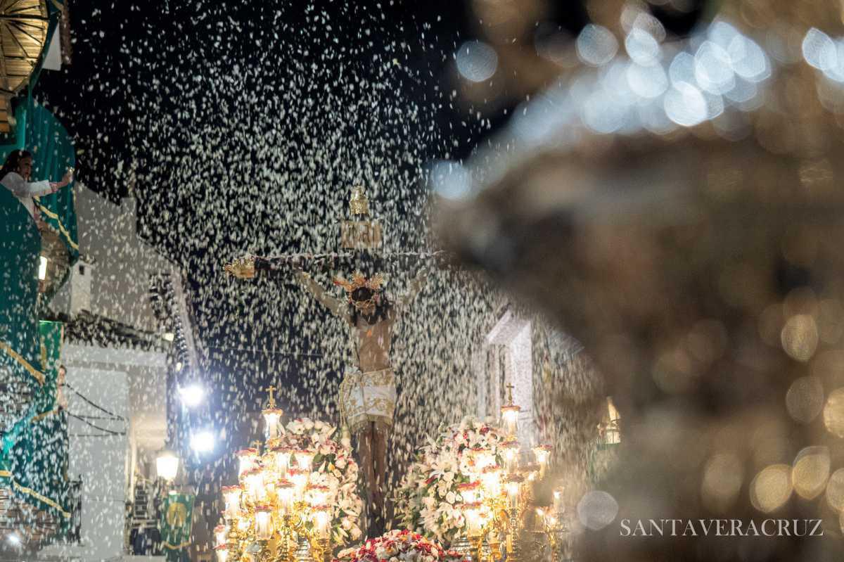 3 de mayo. Explosión de primavera, fe, emociones y sentimientos 3 de mayo. Explosión de primavera, fe, emociones y sentimientos