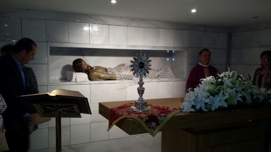 Misa de difuntos y Oración en el Columbario Misa de difuntos y Oración en el Columbario