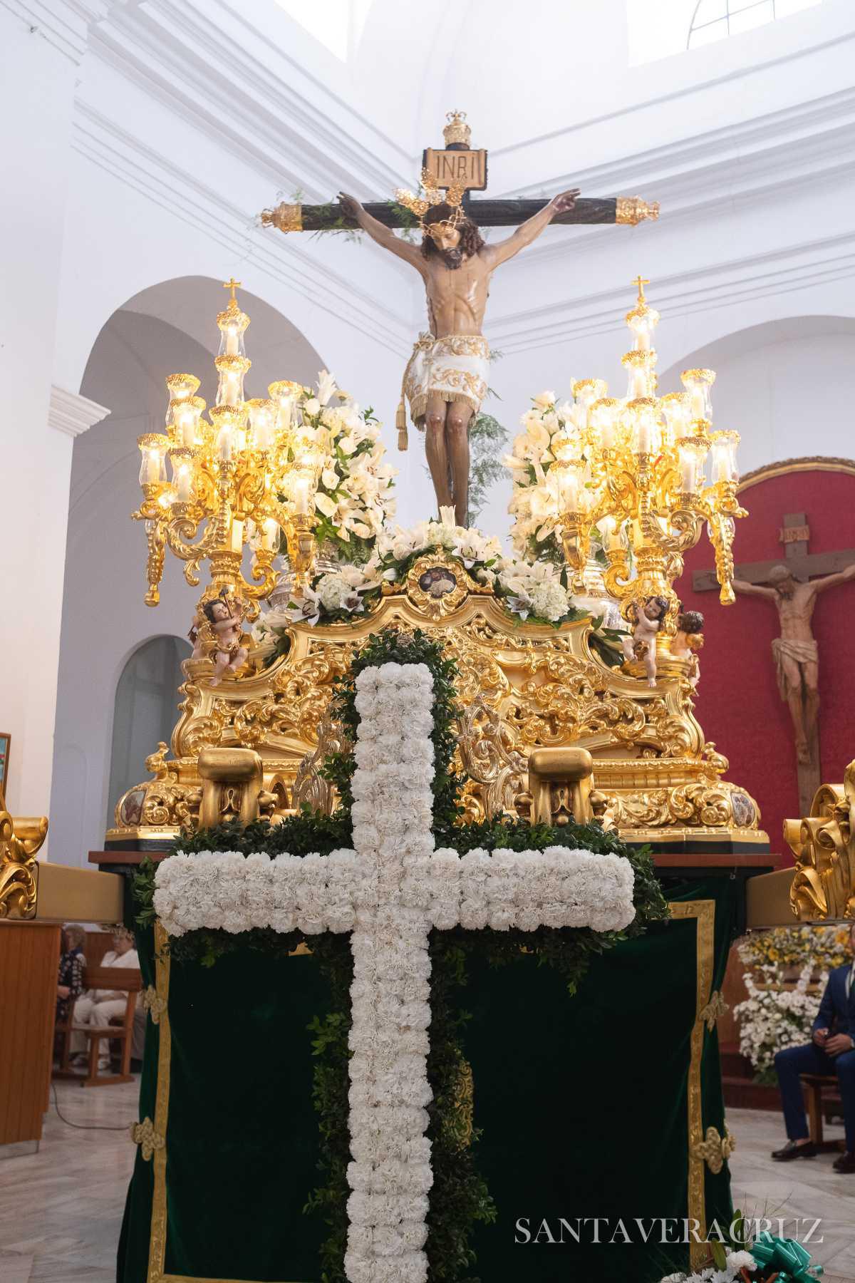 3 de mayo, el Día de la Cruz, el del Señor del Convento, el nuestro, el de los hermanos de arriba.