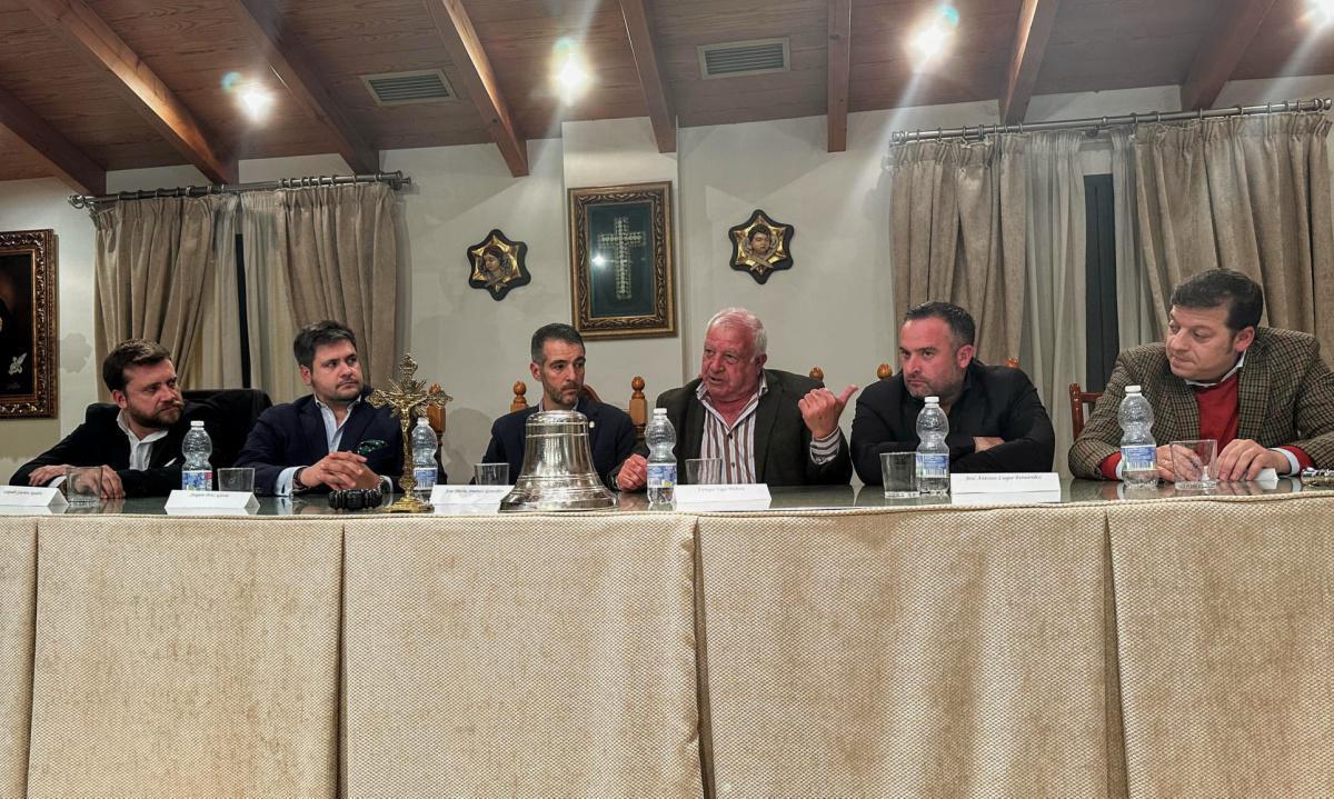 Éxito rotundo de la II Mesa Redonda "Sintiéndote sobre mi hombro" Éxito rotundo de la II Mesa Redonda "Sintiéndote sobre mi hombro"