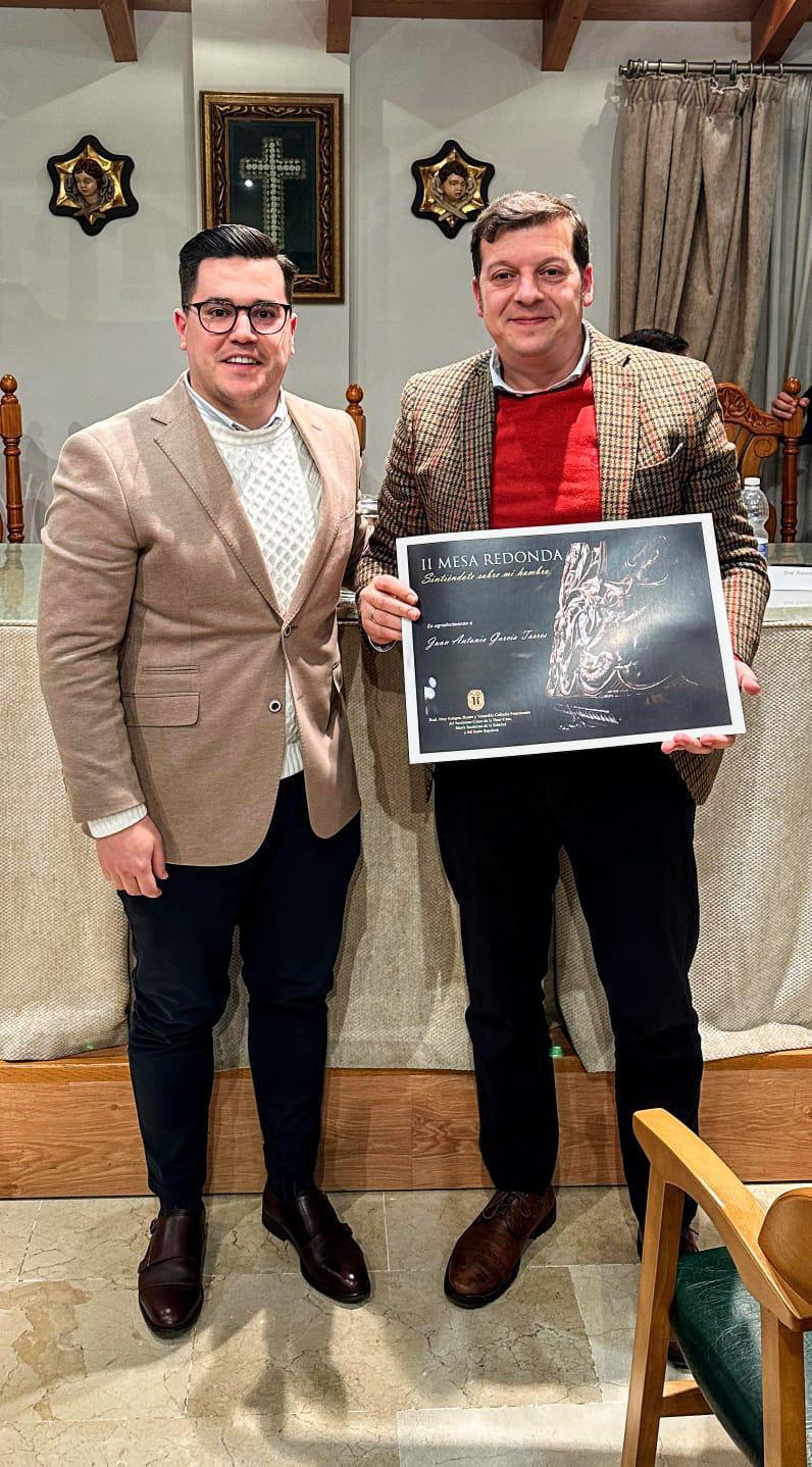 Éxito rotundo de la II Mesa Redonda "Sintiéndote sobre mi hombro" Éxito rotundo de la II Mesa Redonda "Sintiéndote sobre mi hombro"