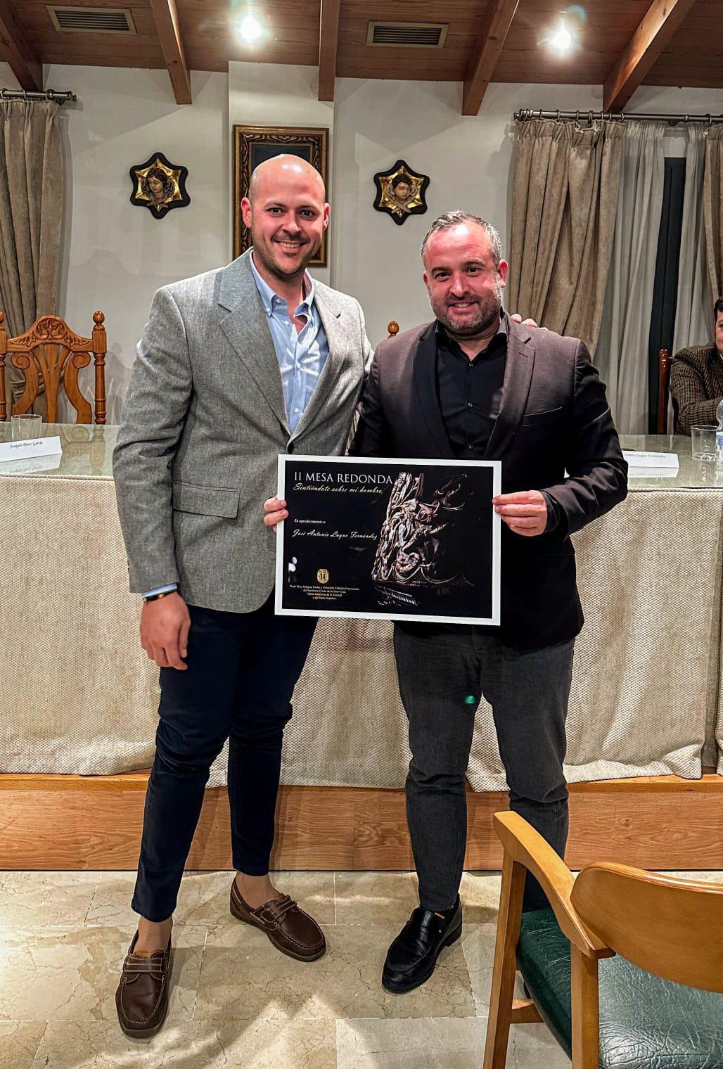 Éxito rotundo de la II Mesa Redonda "Sintiéndote sobre mi hombro" Éxito rotundo de la II Mesa Redonda "Sintiéndote sobre mi hombro"