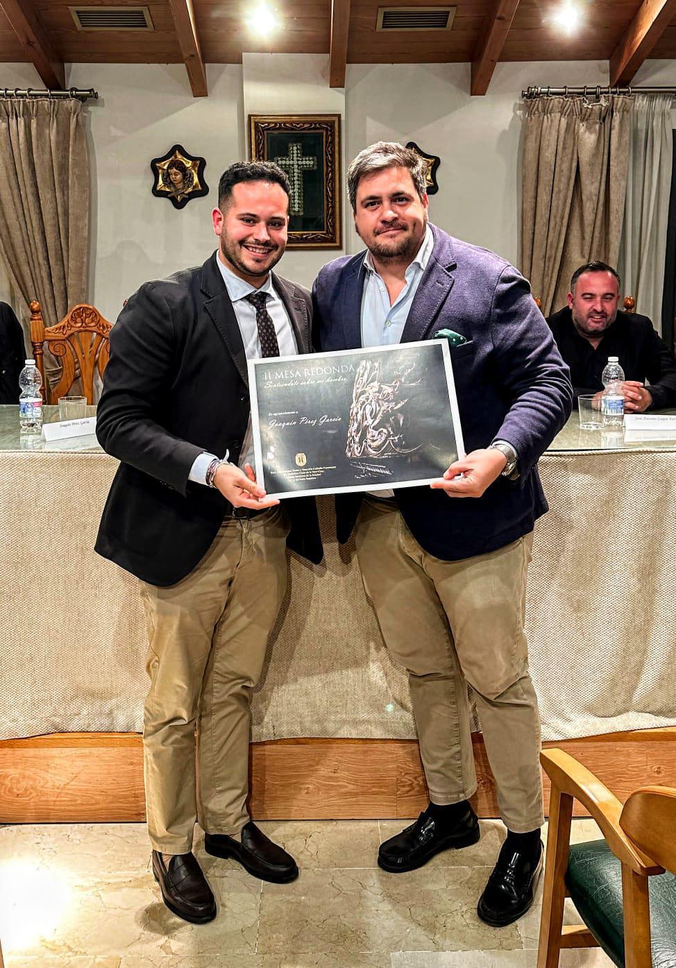 Éxito rotundo de la II Mesa Redonda "Sintiéndote sobre mi hombro" Éxito rotundo de la II Mesa Redonda "Sintiéndote sobre mi hombro"