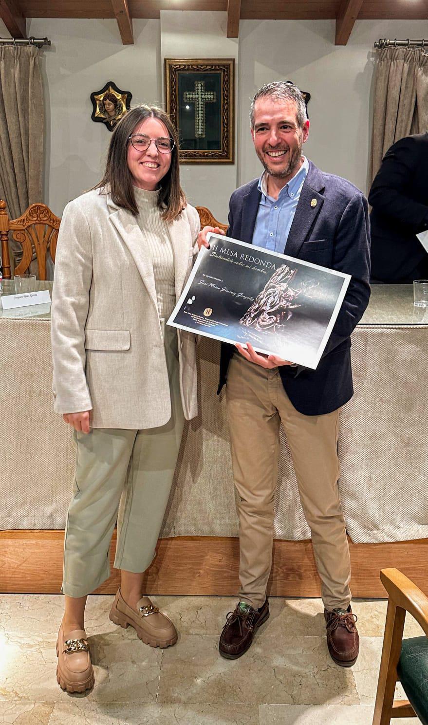 Éxito rotundo de la II Mesa Redonda "Sintiéndote sobre mi hombro" Éxito rotundo de la II Mesa Redonda "Sintiéndote sobre mi hombro"