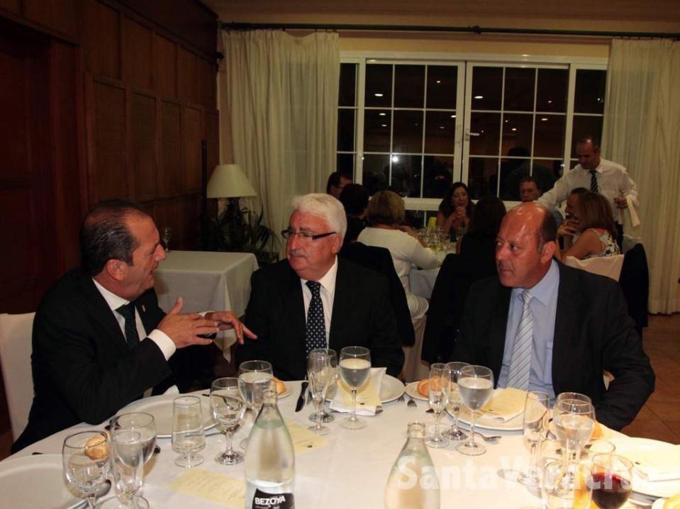 D. Francisco José Conejo Fernández, homenajeado por los cofrades de la Vera+Cruz D. Francisco José Conejo Fernández, homenajeado por los cofrades de la Vera+Cruz