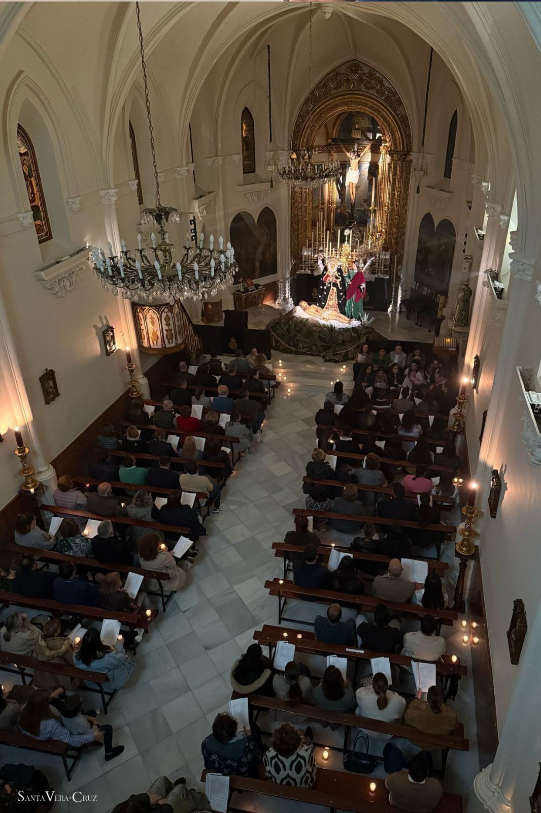 Tiempo de Oración. Triduo de veneración al Cristo Yacente. Tiempo de Oración. Triduo de veneración al Cristo Yacente.