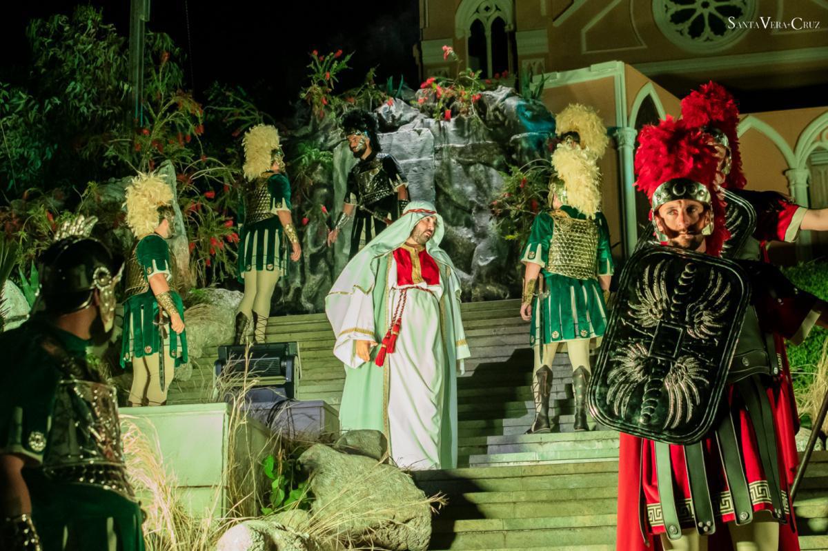 El Fénix de Nazaret: La caída de las tinieblas. Resurrección. El Fénix de Nazaret: La caída de las tinieblas. Resurrección.