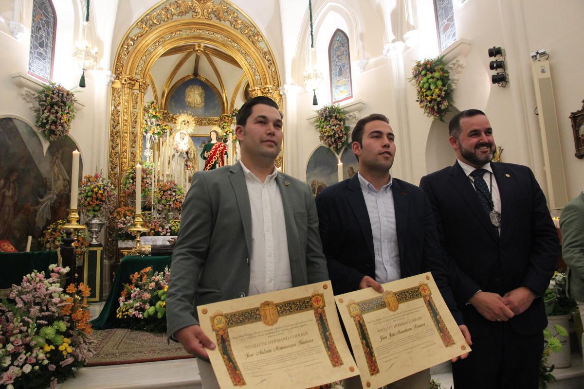 Crece la familia de hermanos de arriba. 30 de abril. Crece la familia de hermanos de arriba. 30 de abril.