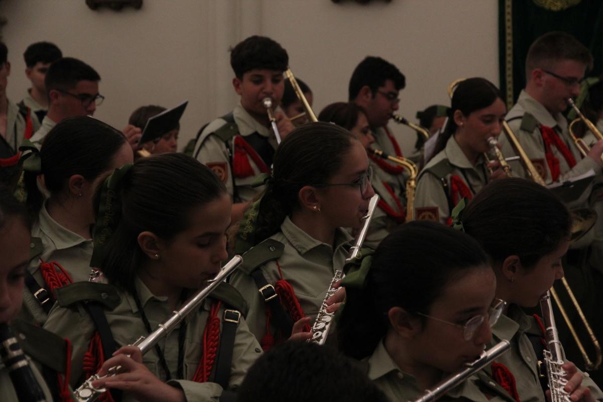 Crece la familia de hermanos de arriba. 30 de abril. Crece la familia de hermanos de arriba. 30 de abril.