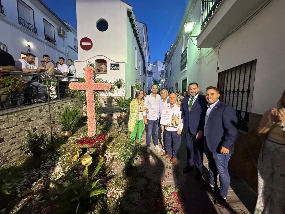Las Cruces de Mayo llenan las calles de devoción y alegría. 