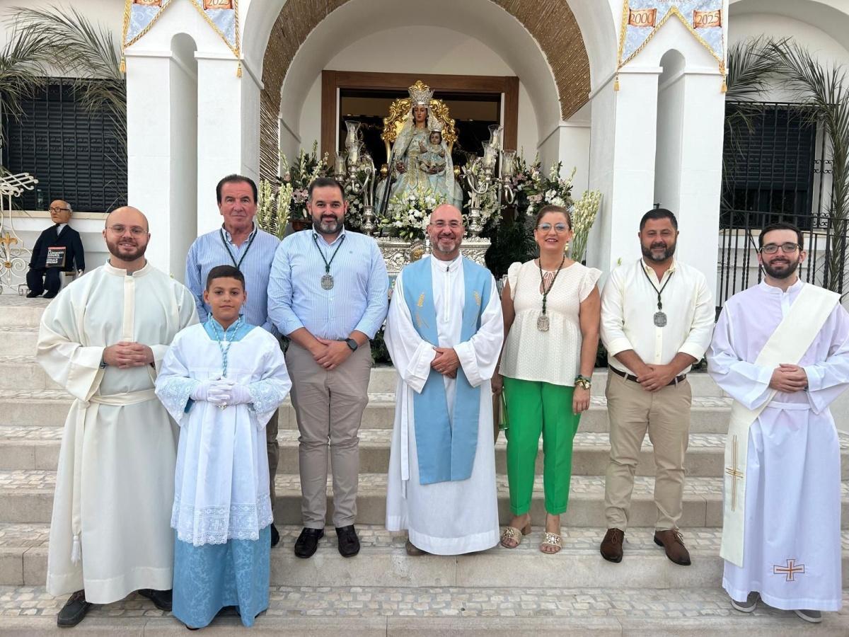 Ave María, gratia plena, Dominus tecum. Ave María, gratia plena, Dominus tecum.