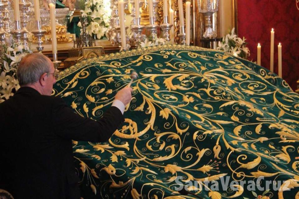 Presentación del nuevo Manto de María Santísima de la Soledad Presentación del nuevo Manto de María Santísima de la Soledad