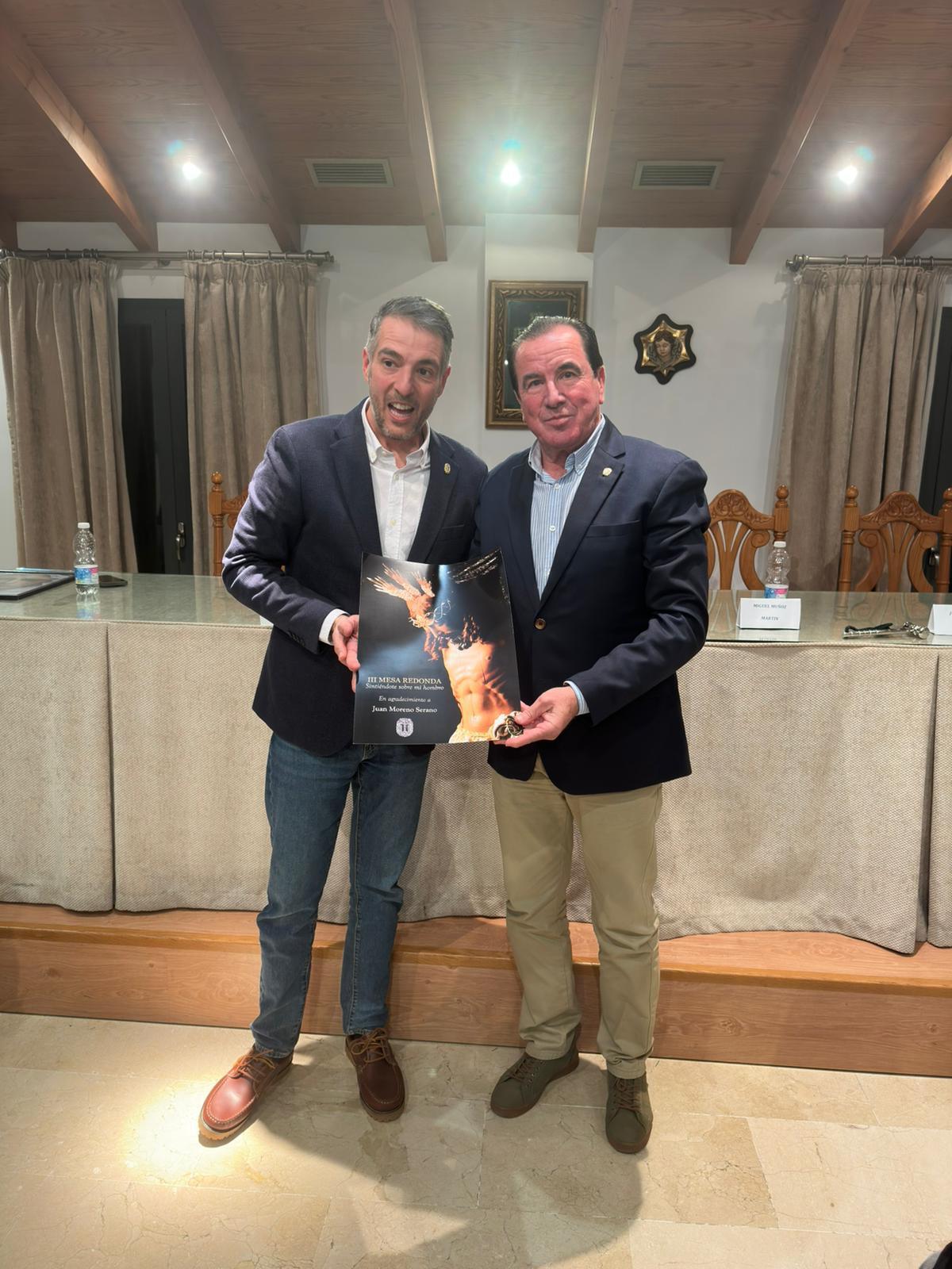 III Mesa Redonda "Sintiéndote sobre mi hombro".