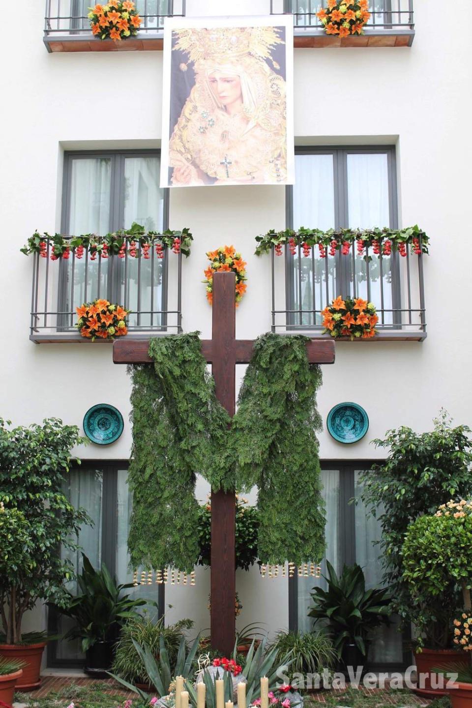 Fiesta de las Cruces de Mayo Fiesta de las Cruces de Mayo