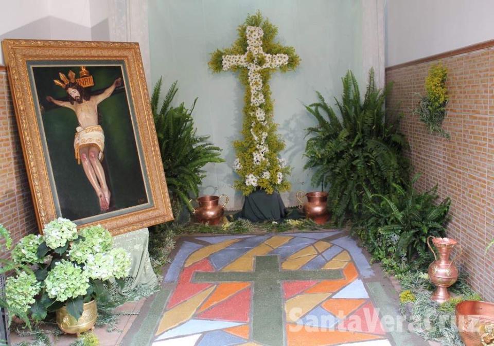 Fiesta de las Cruces de Mayo Fiesta de las Cruces de Mayo