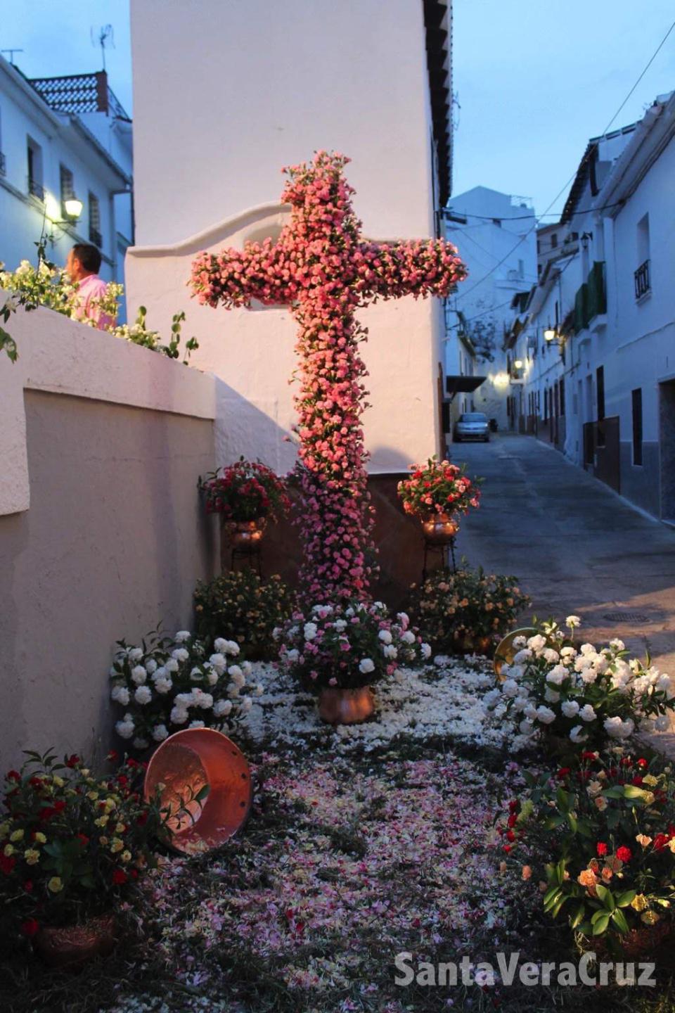 Fiesta de las Cruces de Mayo Fiesta de las Cruces de Mayo