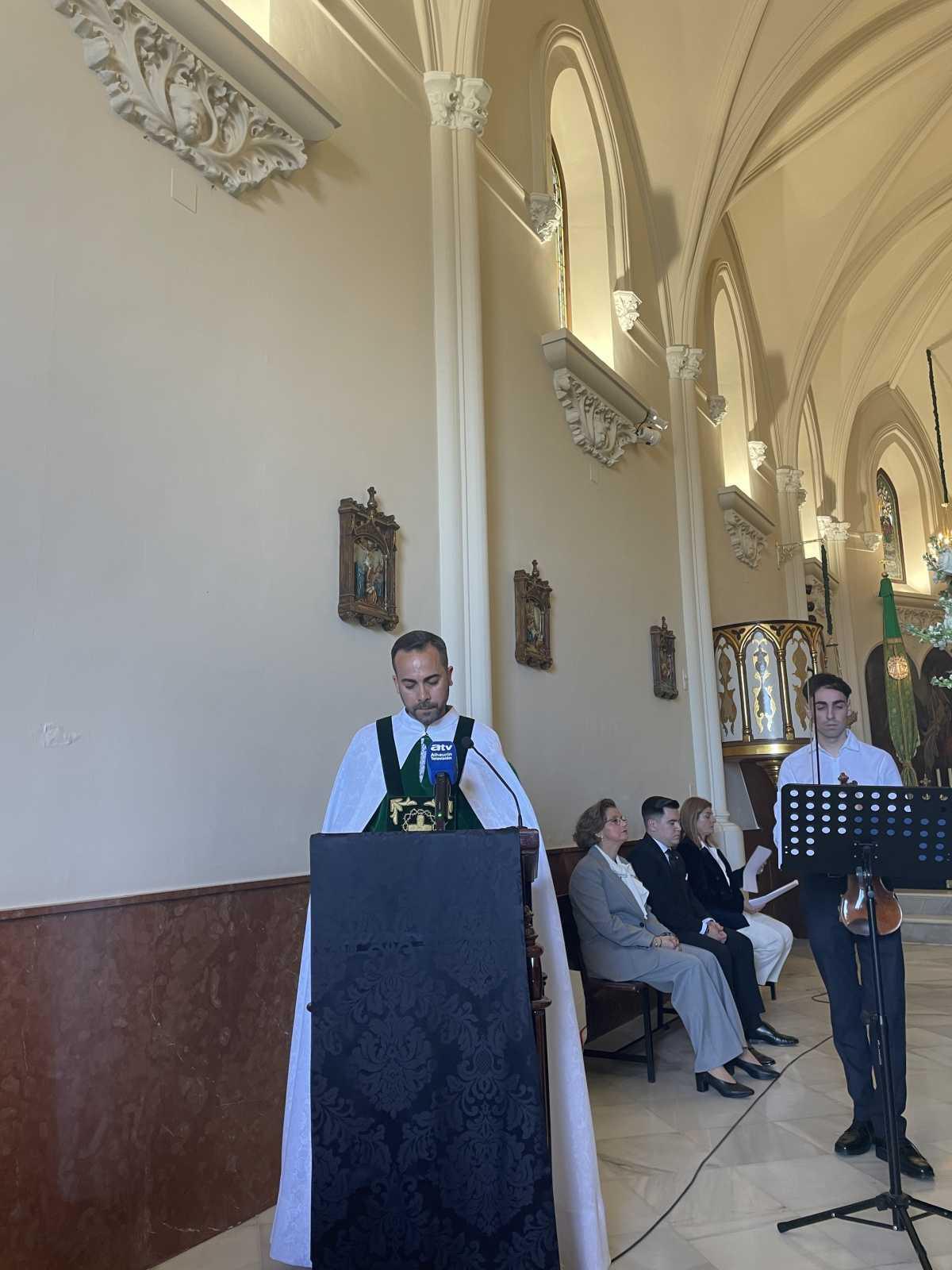 Jueves Santo, día del Amor Fraterno. El amor de Cristo quiere llegar más lejos