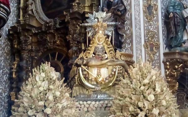 Viaje a Granada. Procesión de la Virgen de las Angustias.