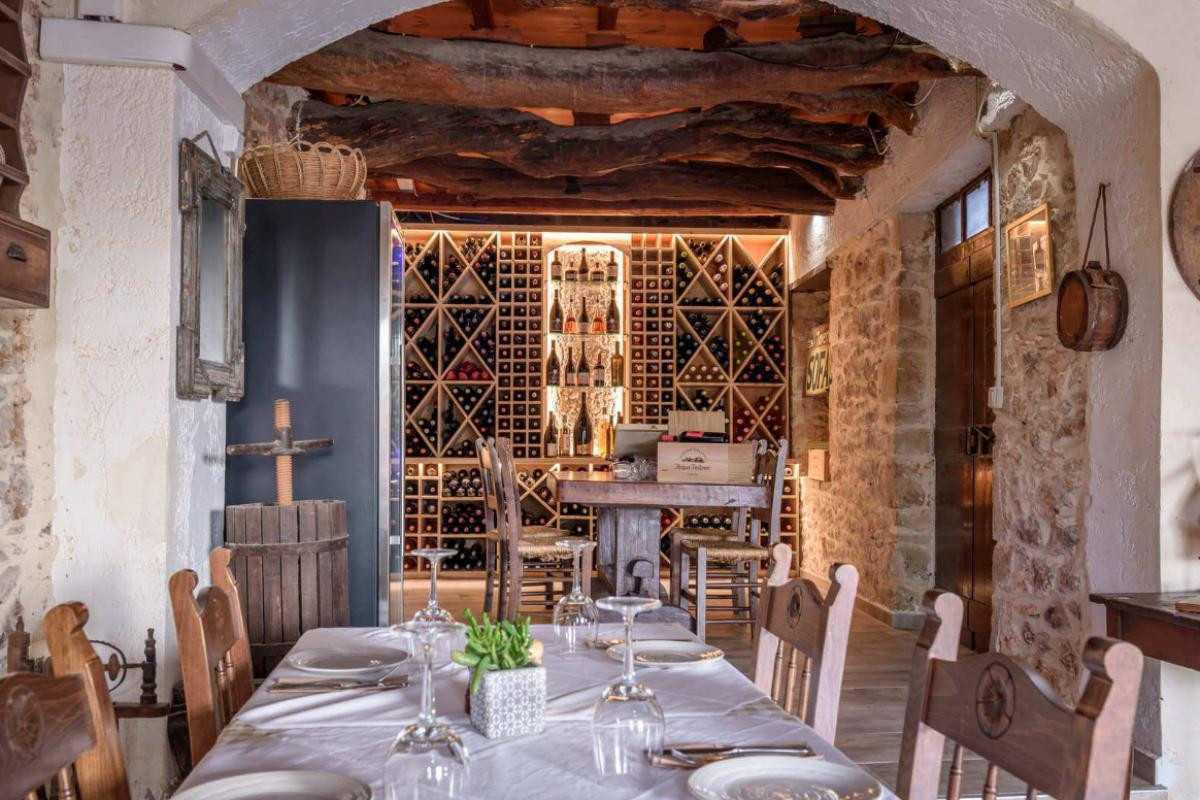 Sofas Taverna - Greek Creative Cuisine Sofas Taverna - Greek Creative Cuisine