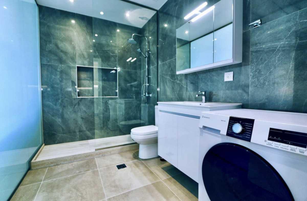 Superb Location! Beach Front! Infinity Blue! Superb Location! Beach Front! Infinity Blue!