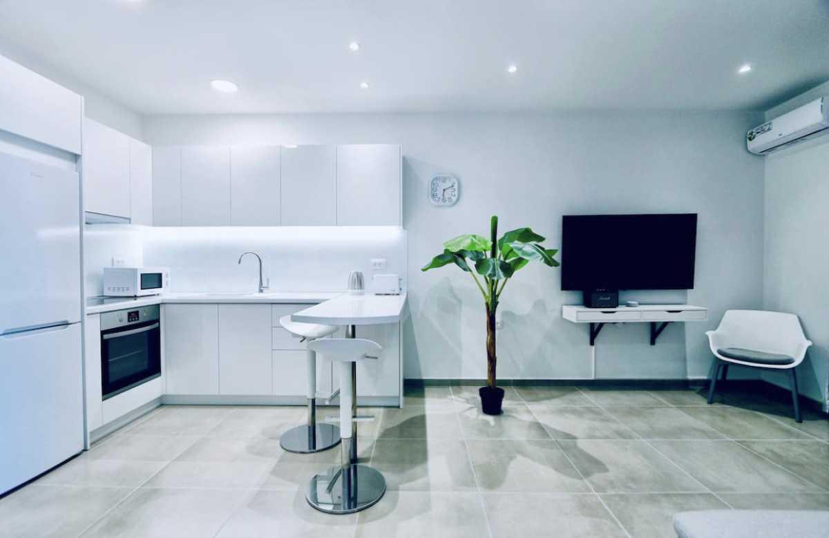 Superb Location! Beach Front! Infinity Blue! Superb Location! Beach Front! Infinity Blue!