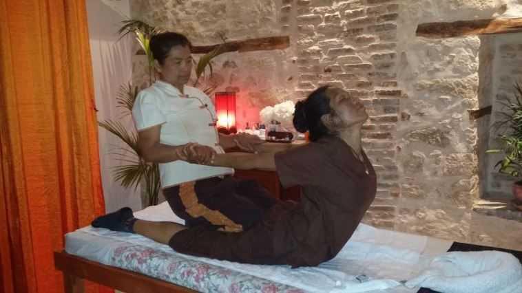 Thai Massage - Aloe Vera Thai Massage - Aloe Vera