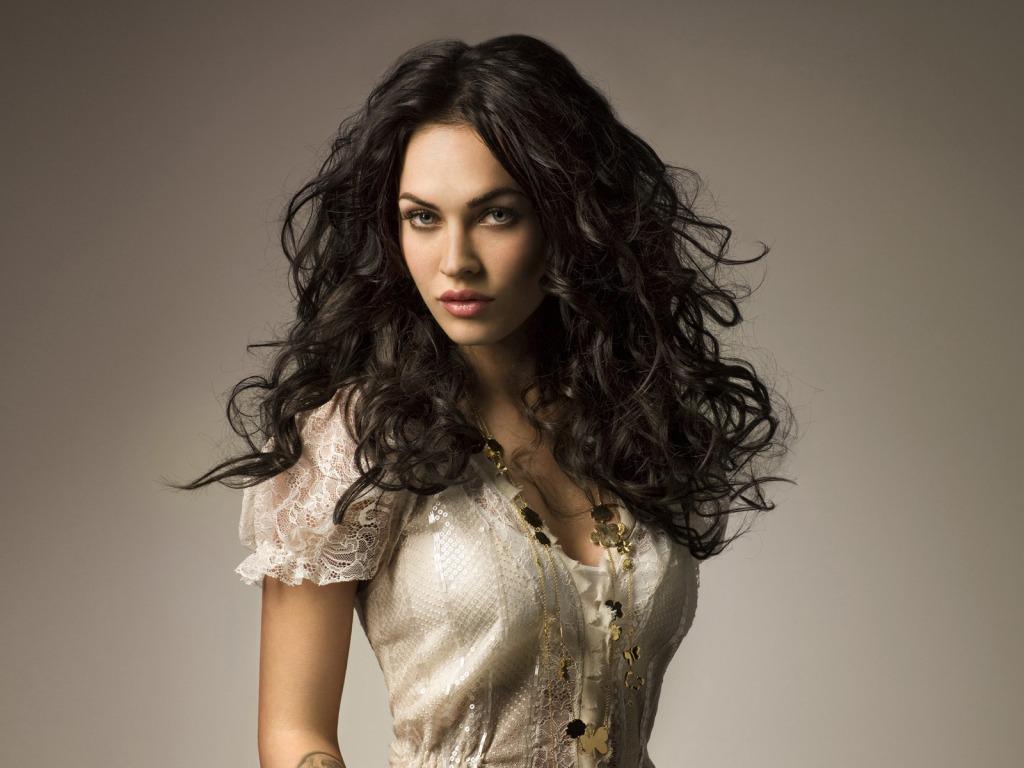 Senzualna-Megan-Fox-download-besplatne-pozadine-za-desktop-1024-x-768-slike-kompjuteri-celebrity