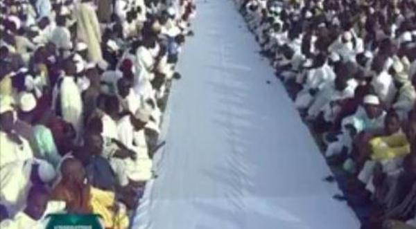 VIDEO- Les fidèles tidjanes font le «Khadara Jummah» à Massalikul Jinane