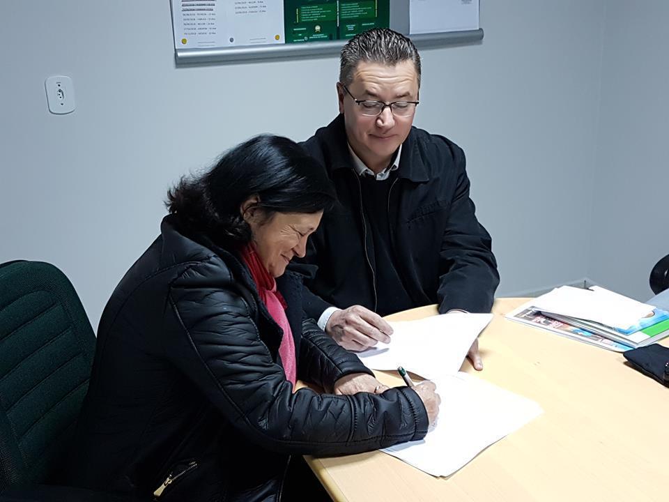 Sicredi de Paim Filho firma convênio com a CDL para disponibilizar crédito com faixas especiais para a XXº Mostra Agropecuária e ExpoAgro de Paim Filho. Sicredi de Paim Filho firma convênio com a CDL para disponibilizar crédito com faixas especiais para a XXº Mostra Agropecuária e ExpoAgro de Paim Filho.