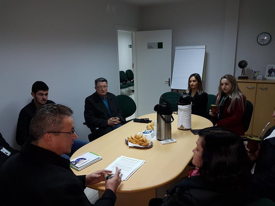 Sicredi de Paim Filho firma convênio com a CDL para disponibilizar crédito com faixas especiais para a XXº Mostra Agropecuária e ExpoAgro de Paim Filho. Sicredi de Paim Filho firma convênio com a CDL para disponibilizar crédito com faixas especiais para a XXº Mostra Agropecuária e ExpoAgro de Paim Filho.