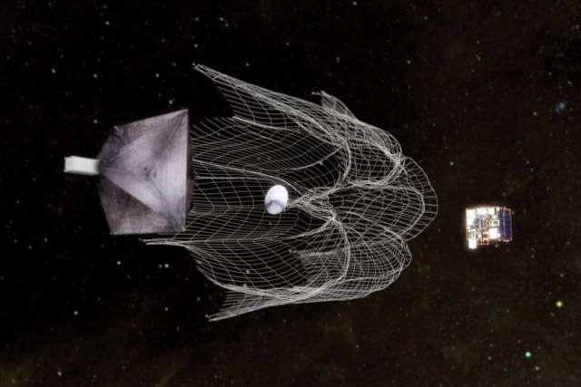 Le satellite RemoveDEBRIS, qui embarque la technologie Airbus d'élimination des déchets spatiaux, a été lancé depuis l'ISS