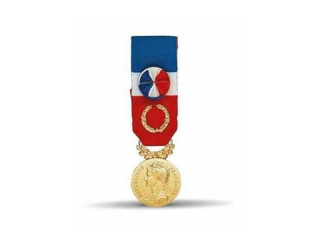 Médaille du travail - Une reconnaissance désormais taxée.