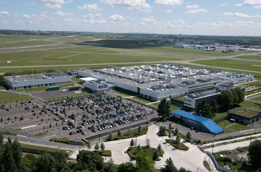 Bienvenue à Éric Graziano, nouveau directeur ! Bienvenue à Éric Graziano, nouveau directeur !