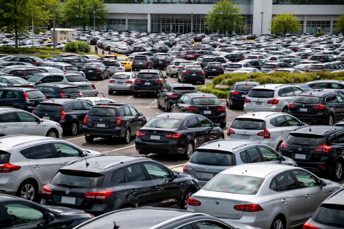 876 salariés, 519 places de parking ?